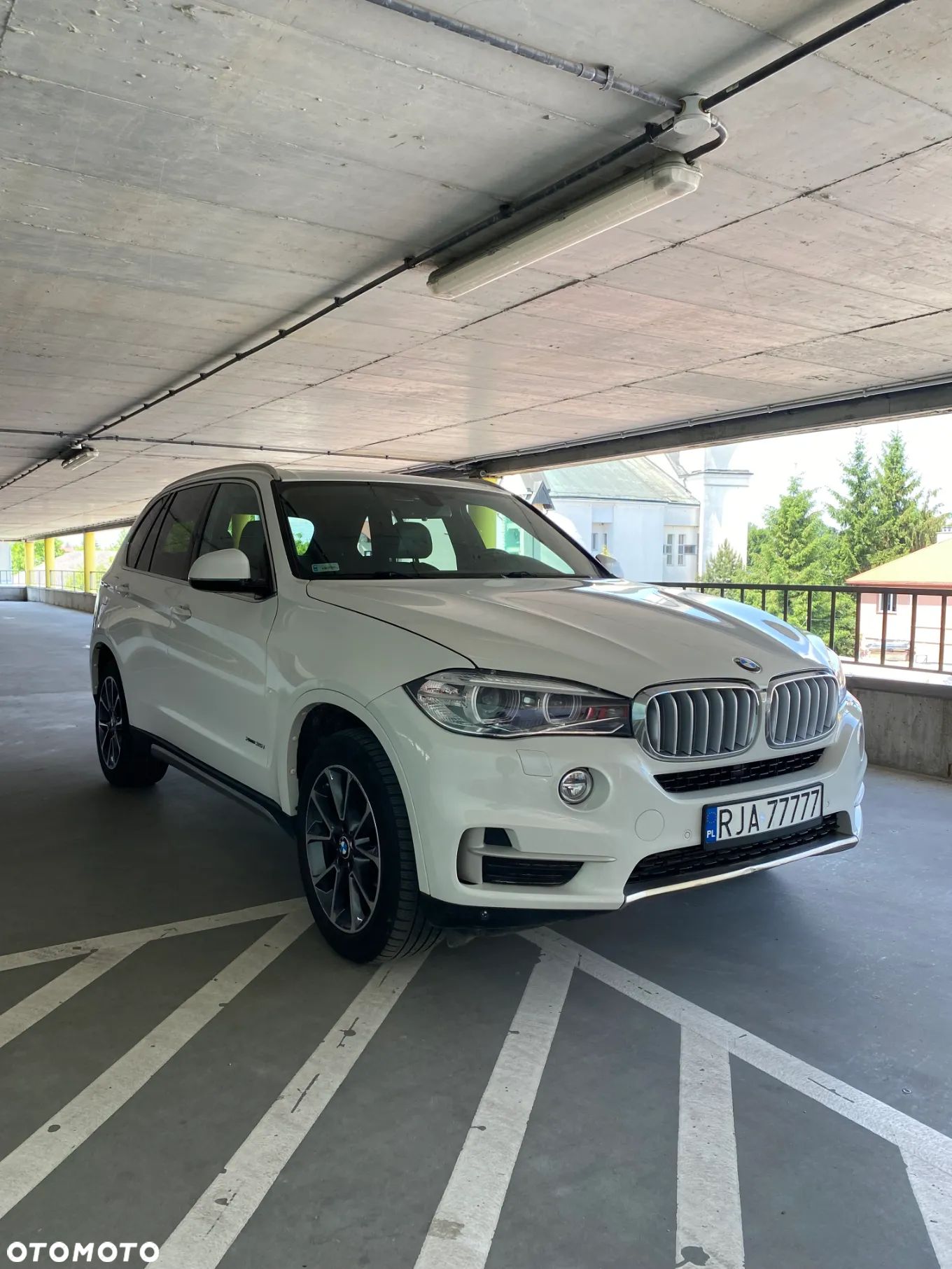 BMW X5 xDrive35i - 1
