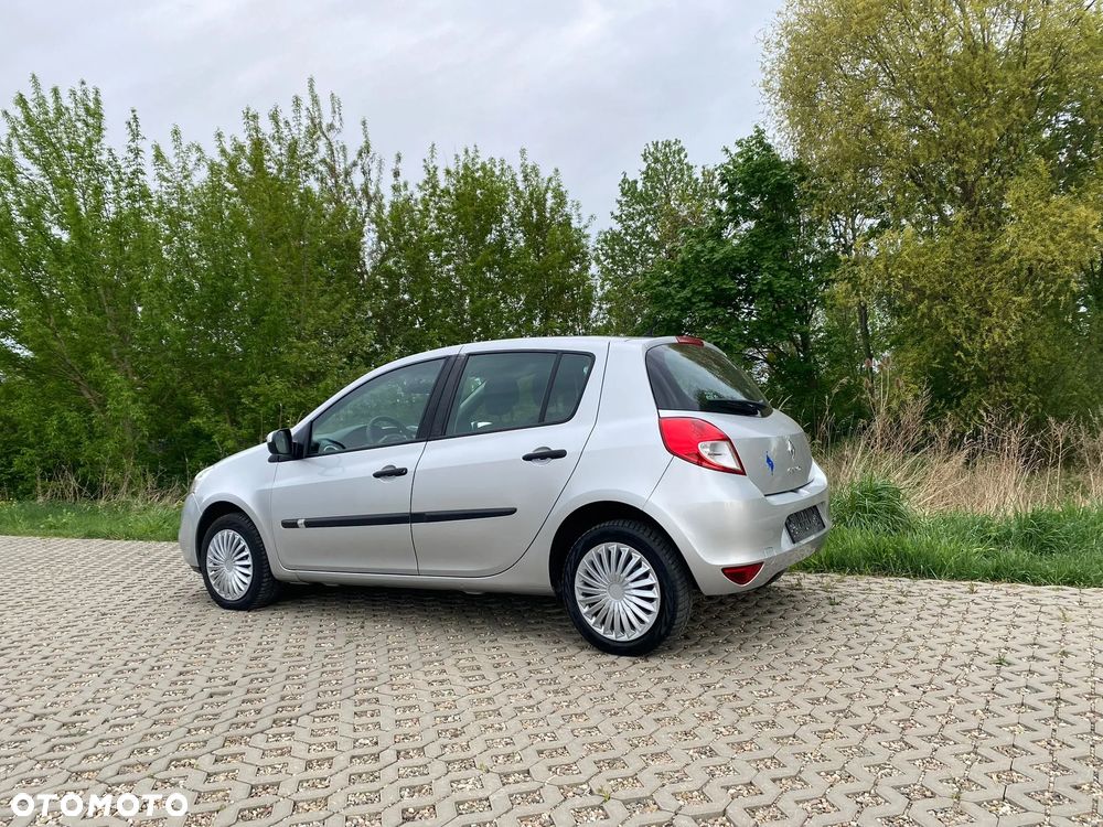 Renault Clio - 15