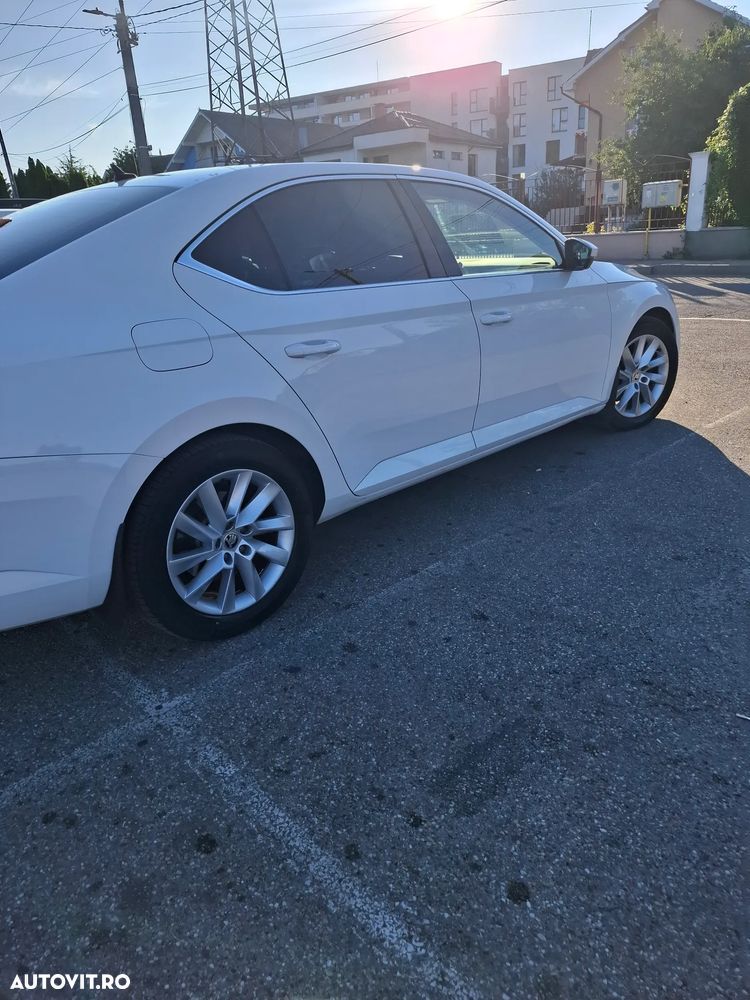 Skoda Superb 2.0 TDI DSG Style - 3