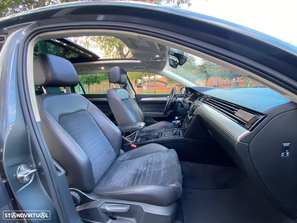 VW Passat Variant 2.0 TDi Highline DSG 4Motion - 11
