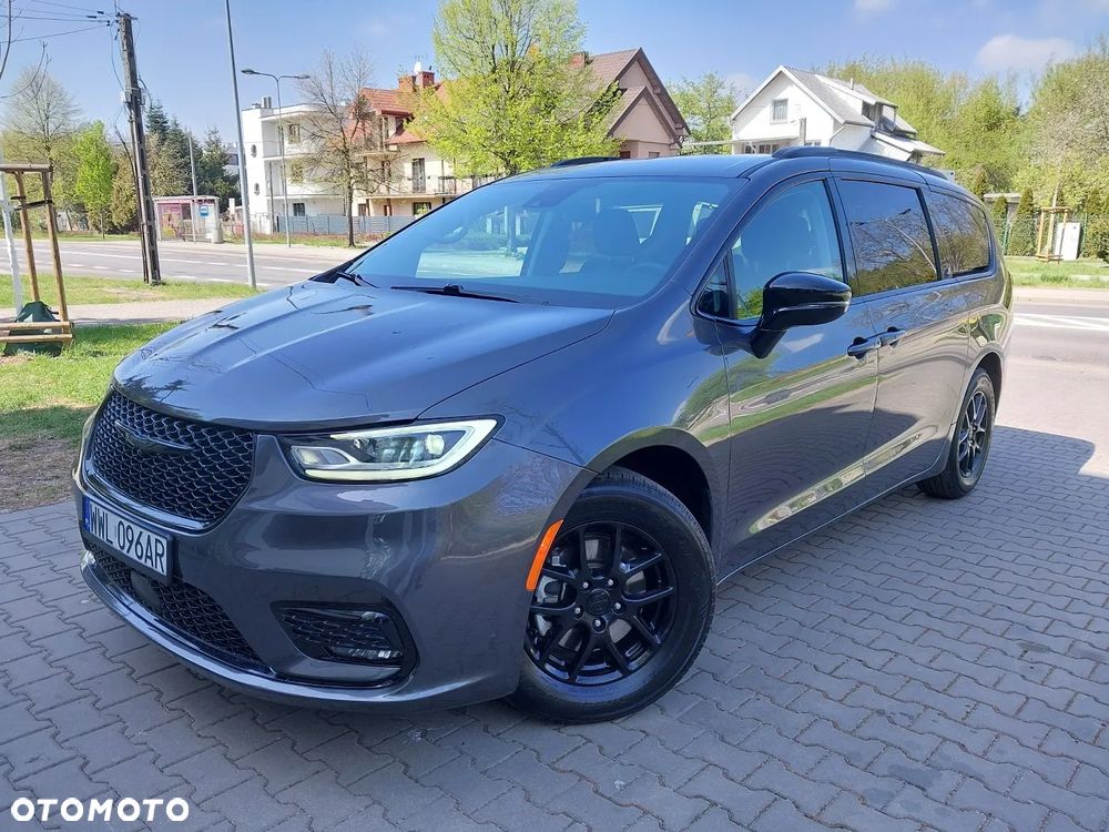 Chrysler Pacifica - 2