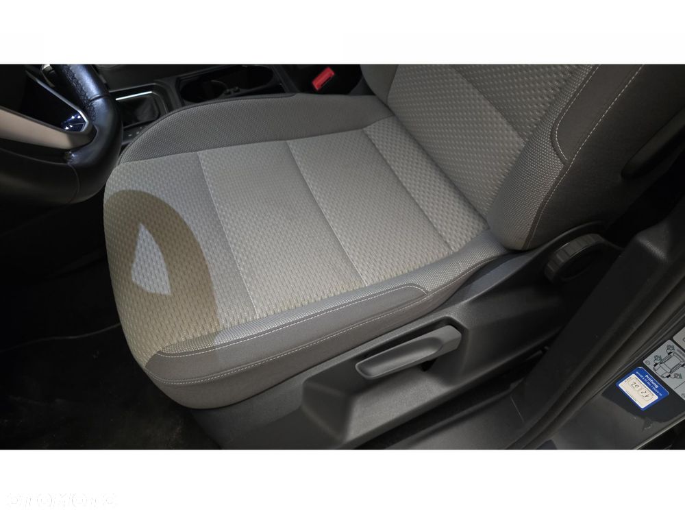 Volkswagen Touran - 19