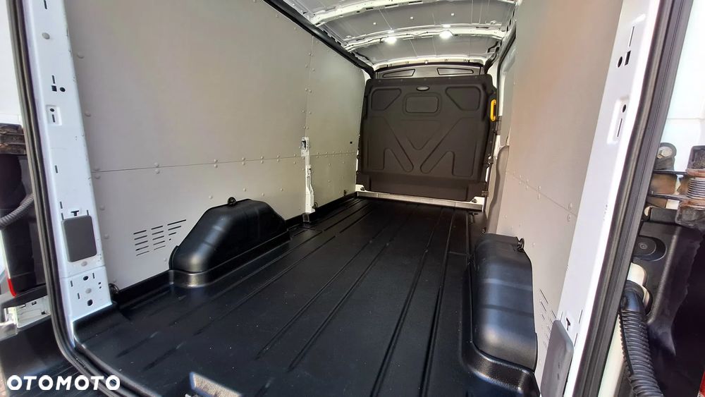 Ford Transit - 18