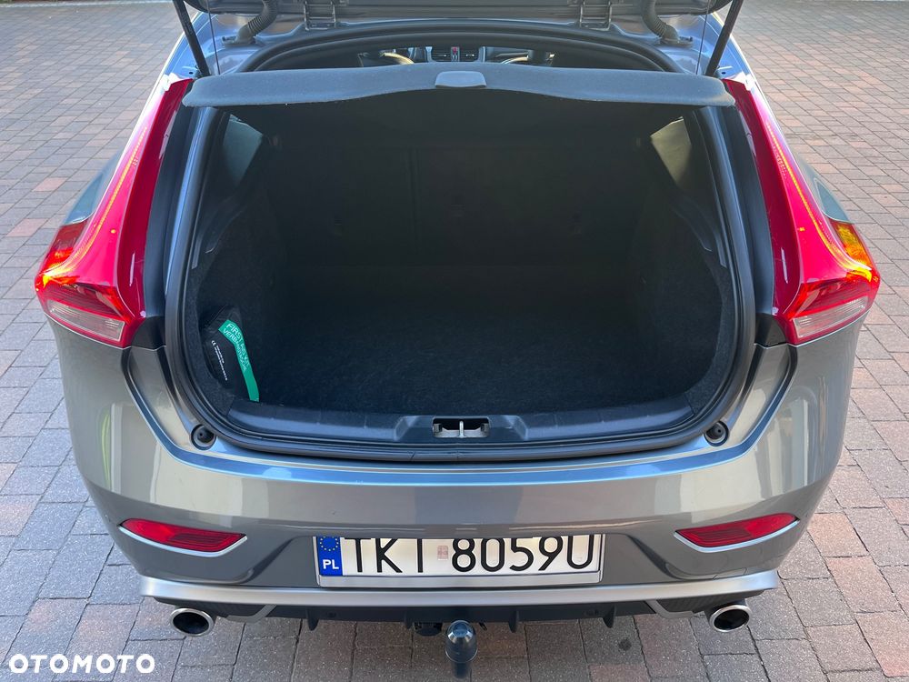 Volvo V40 - 24