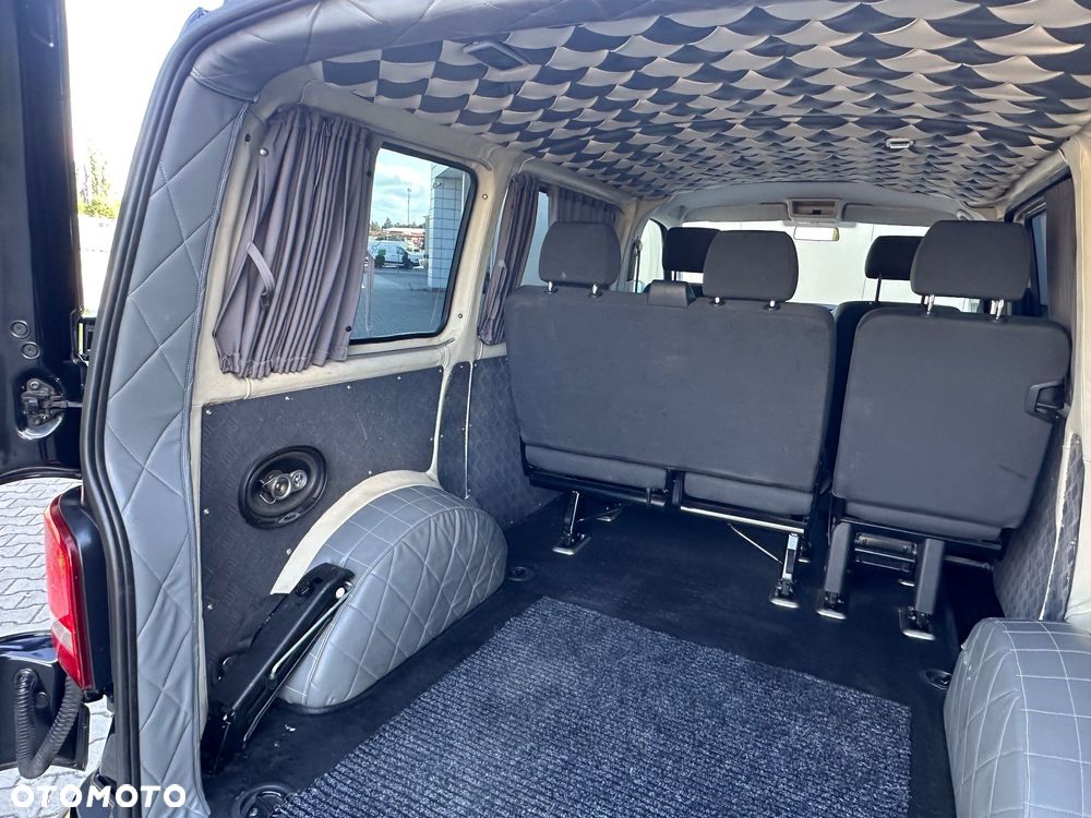 Volkswagen Transporter - 9