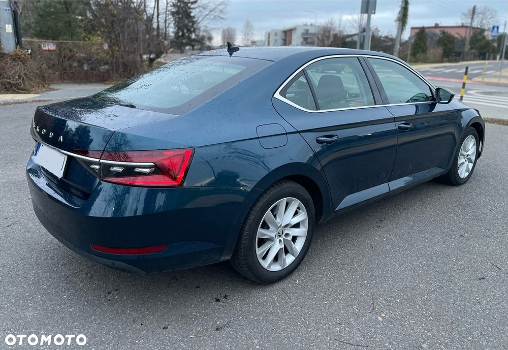 Skoda Superb 2.0 TDI SCR Ambition DSG - 20