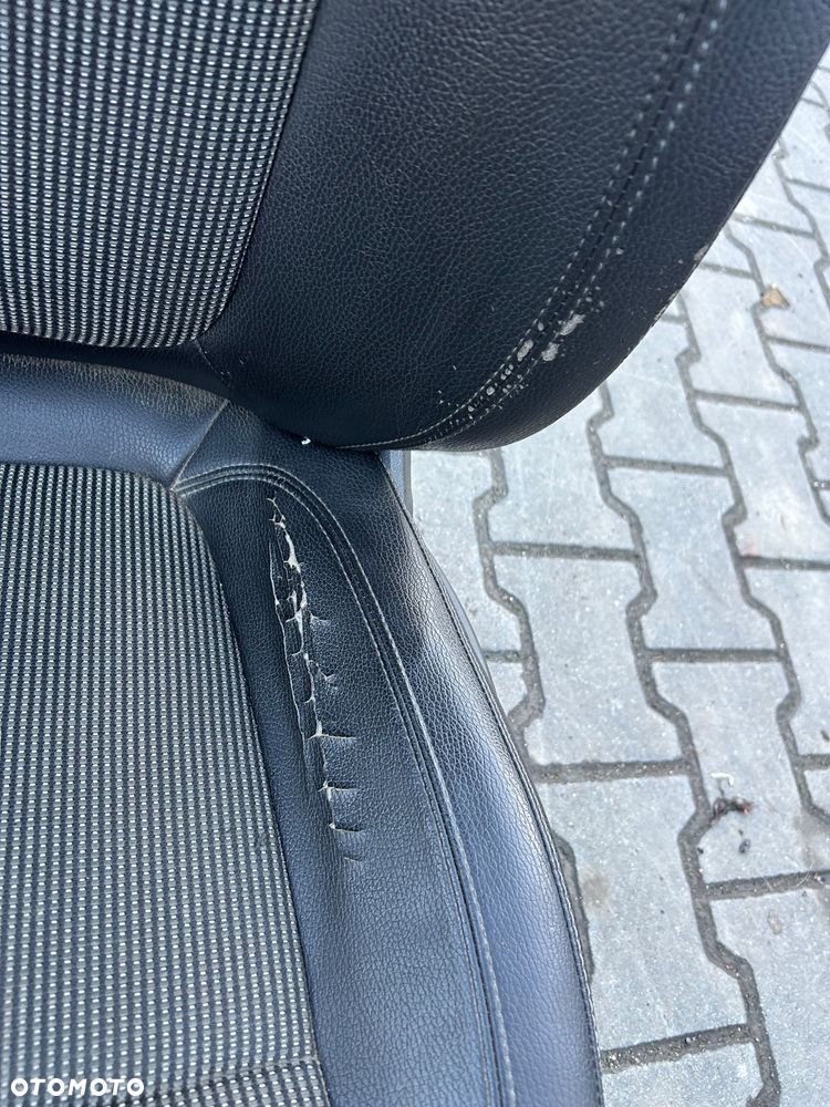 Opel Astra J fotele półskóra kompelt boczki tapicerka fotel kierowcy pasażera - 4