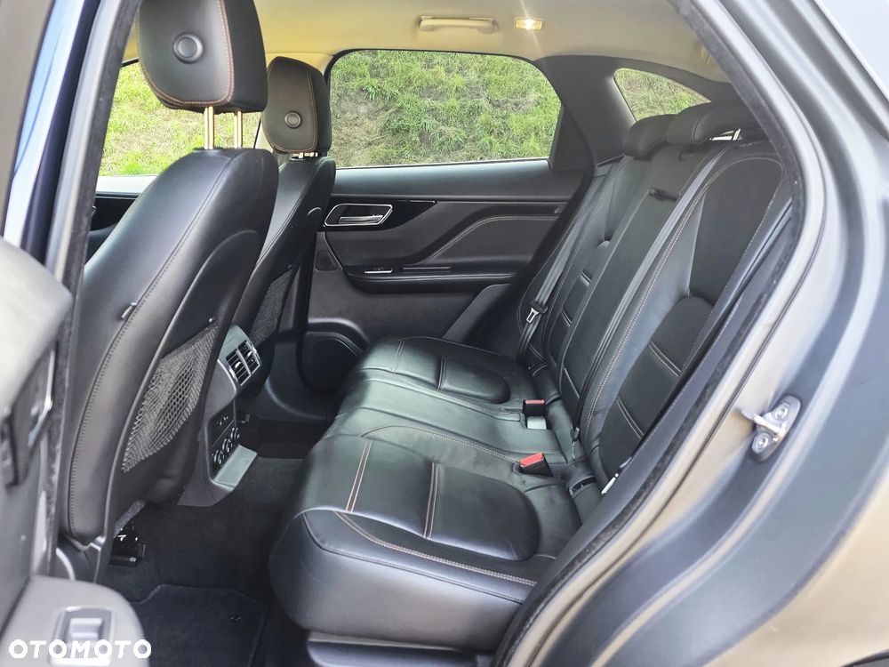 Jaguar F-Pace 2.0 i4D AWD Prestige - 27