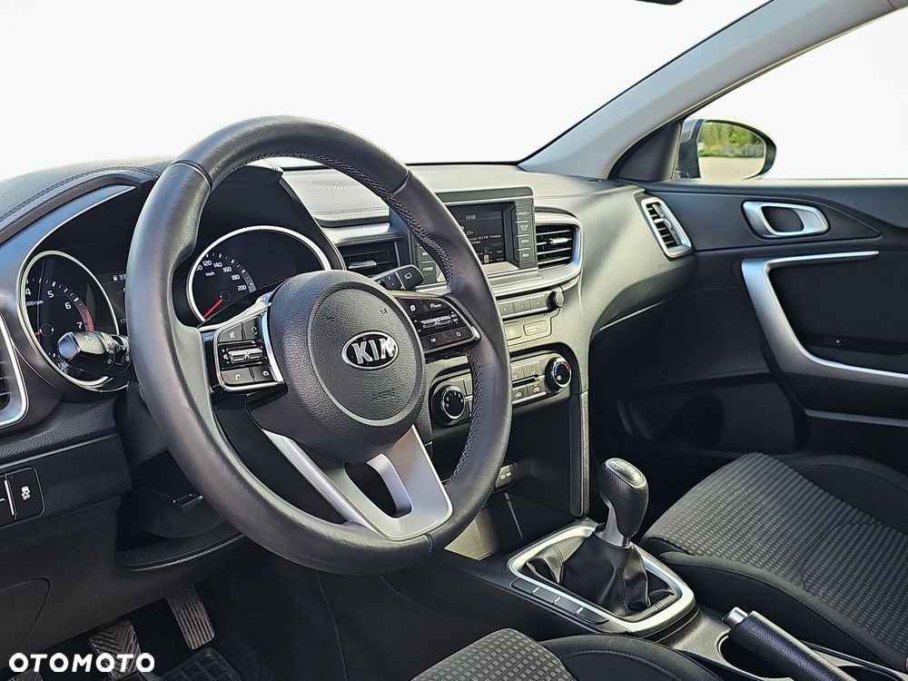 Kia Ceed 1.4 M - 11