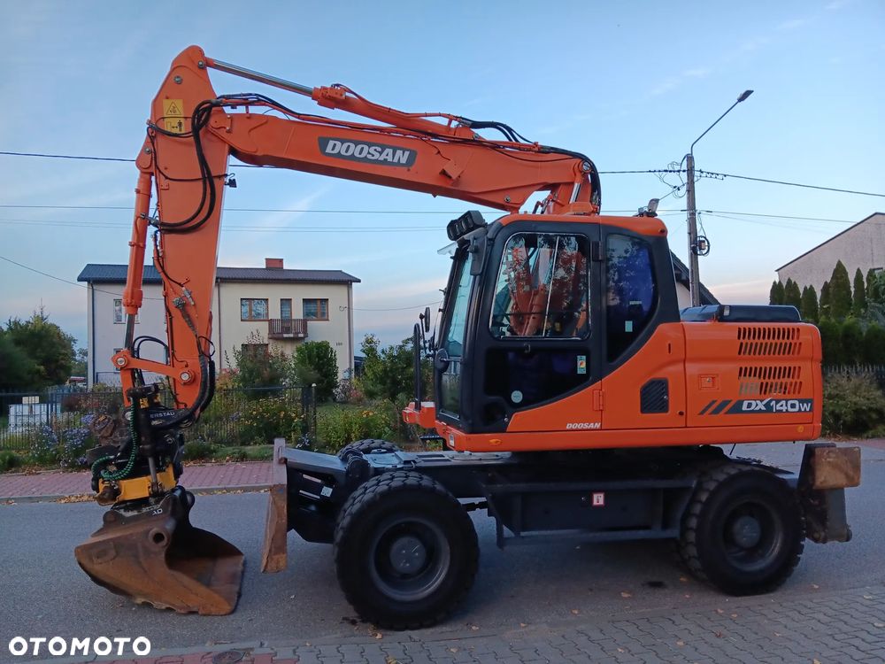 Doosan DX 140 W - 1