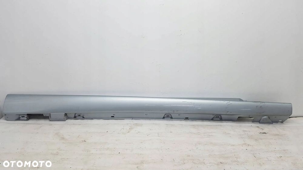 mercedes c klasa w206 21- listwa progowa prawa - 1