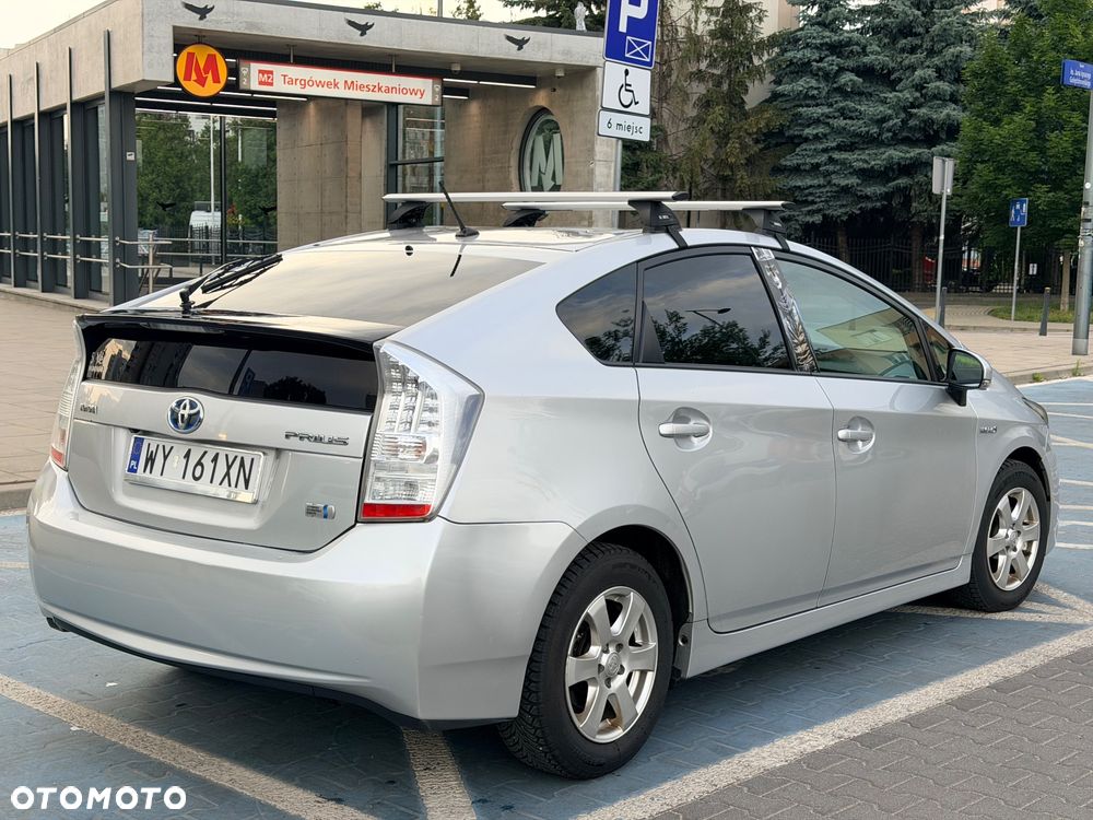 Toyota Prius 1.8 HSD Prestige - 6