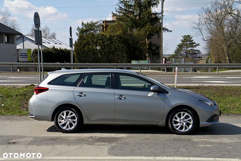 Toyota Auris - 5