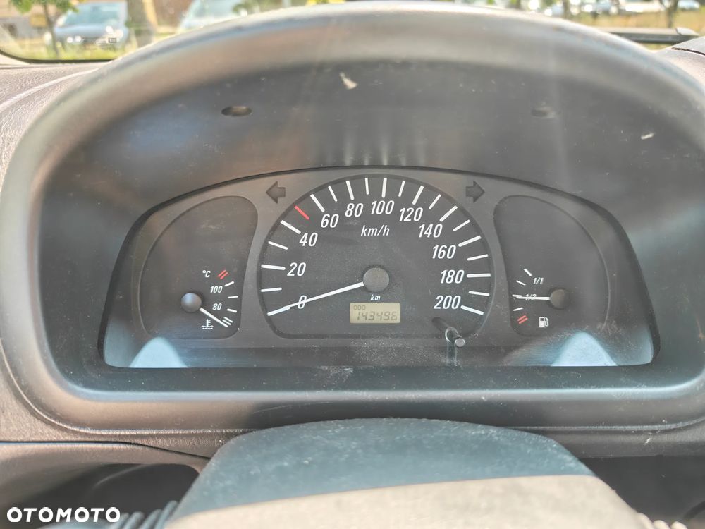 Opel Agila 1.0 Essentia - 5