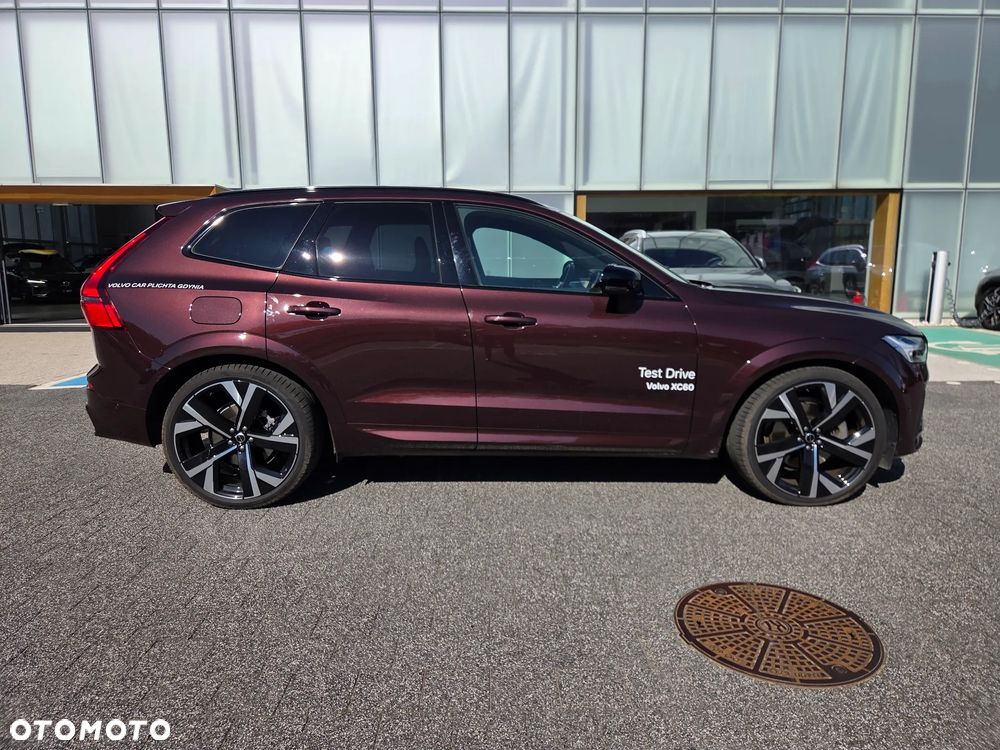 Volvo XC 60 B5 B AWD Ultra Dark - 4