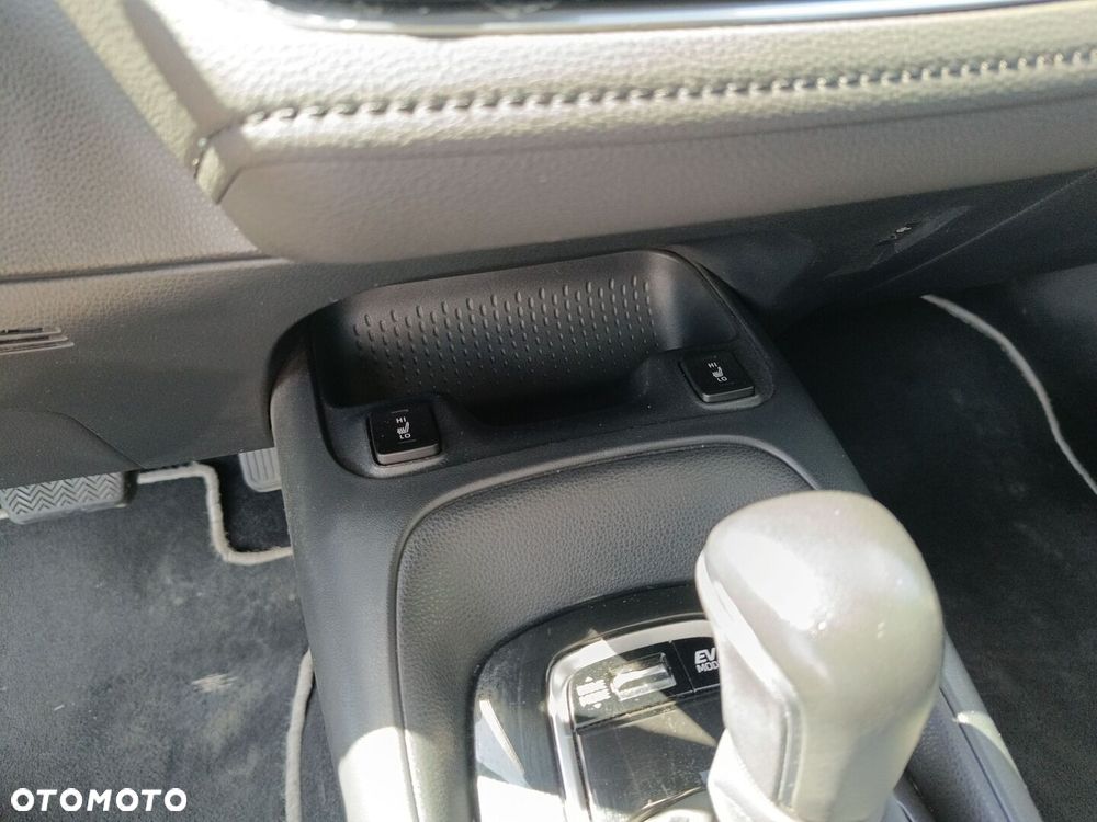 Toyota Corolla 1.8 Hybrid Comfort - 17