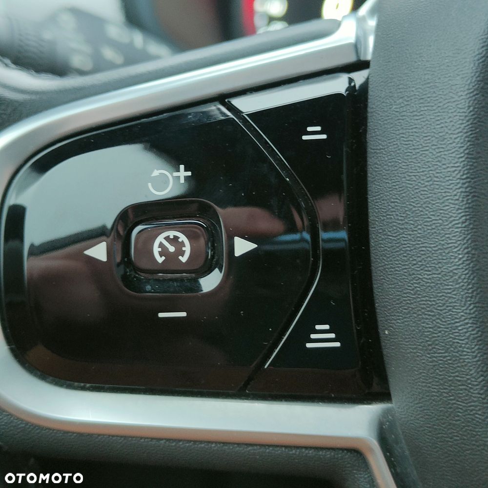 Volvo V90 Cross Country T6 AWD - 33