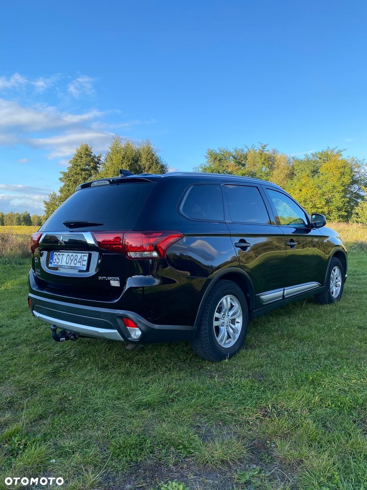 Mitsubishi Outlander 2.0 Invite + 2WD - 7