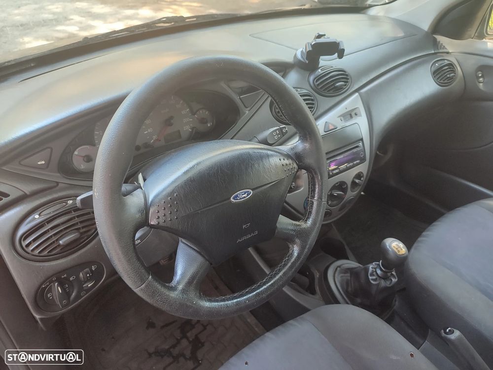Ford Focus SW 1.8 TDCi Trend - 11