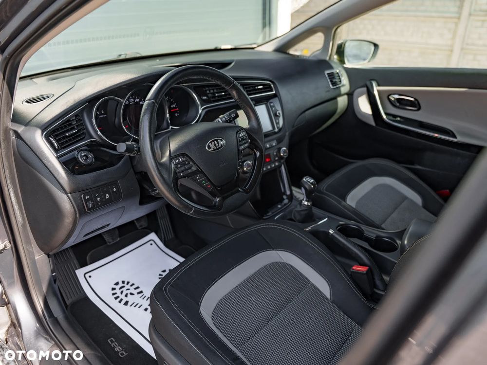 Kia Ceed 1.6 CRDi 136 ISG Spirit - 15