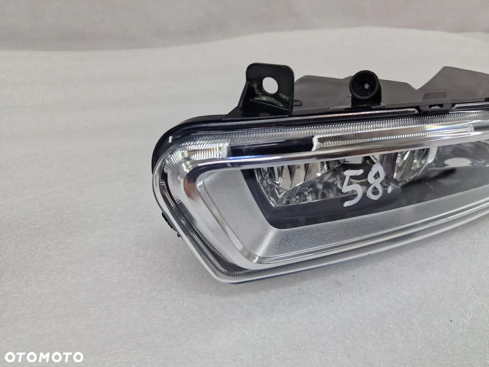 VW POLO V 6R0 08- PRAWY HALOGEN NA DWIE ŻARÓWKI , BARDZO ŁADNY , NR AUKCJI LPP58 - 2