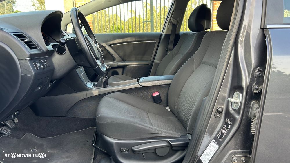 Toyota Avensis SW 2.0 D-4D Premium Sport+GPS - 19