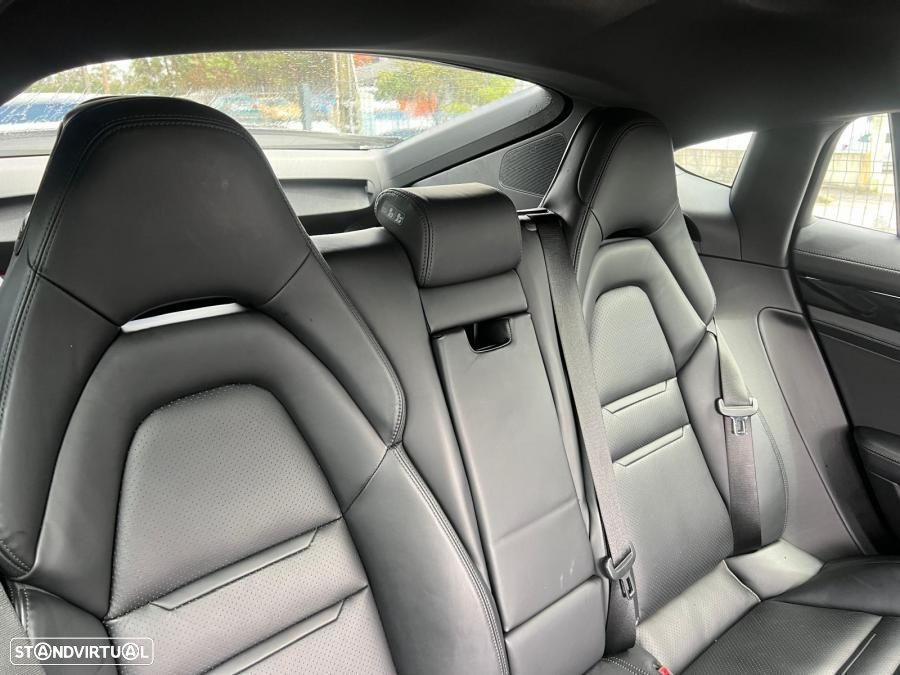 Porsche Panamera 4 E-Hybrid - 7