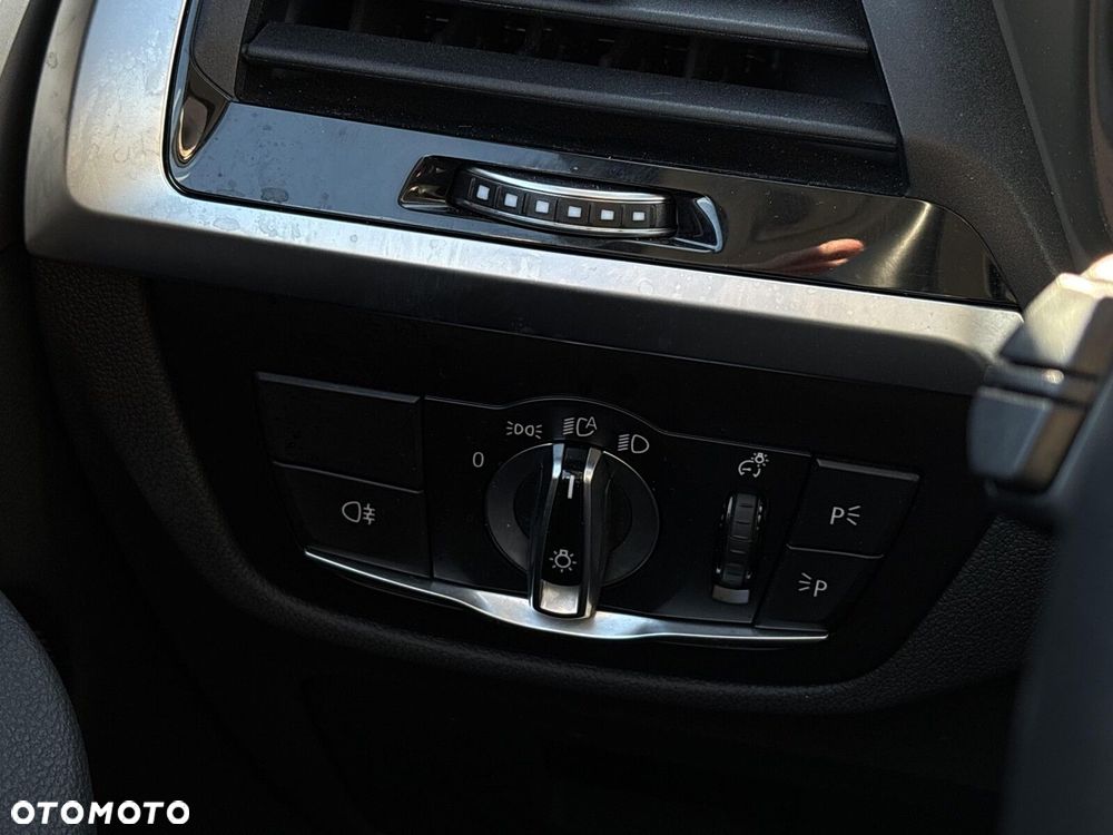 BMW X3 xDrive20i - 10