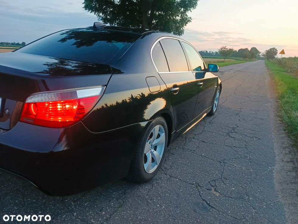 BMW Seria 5 523i - 5