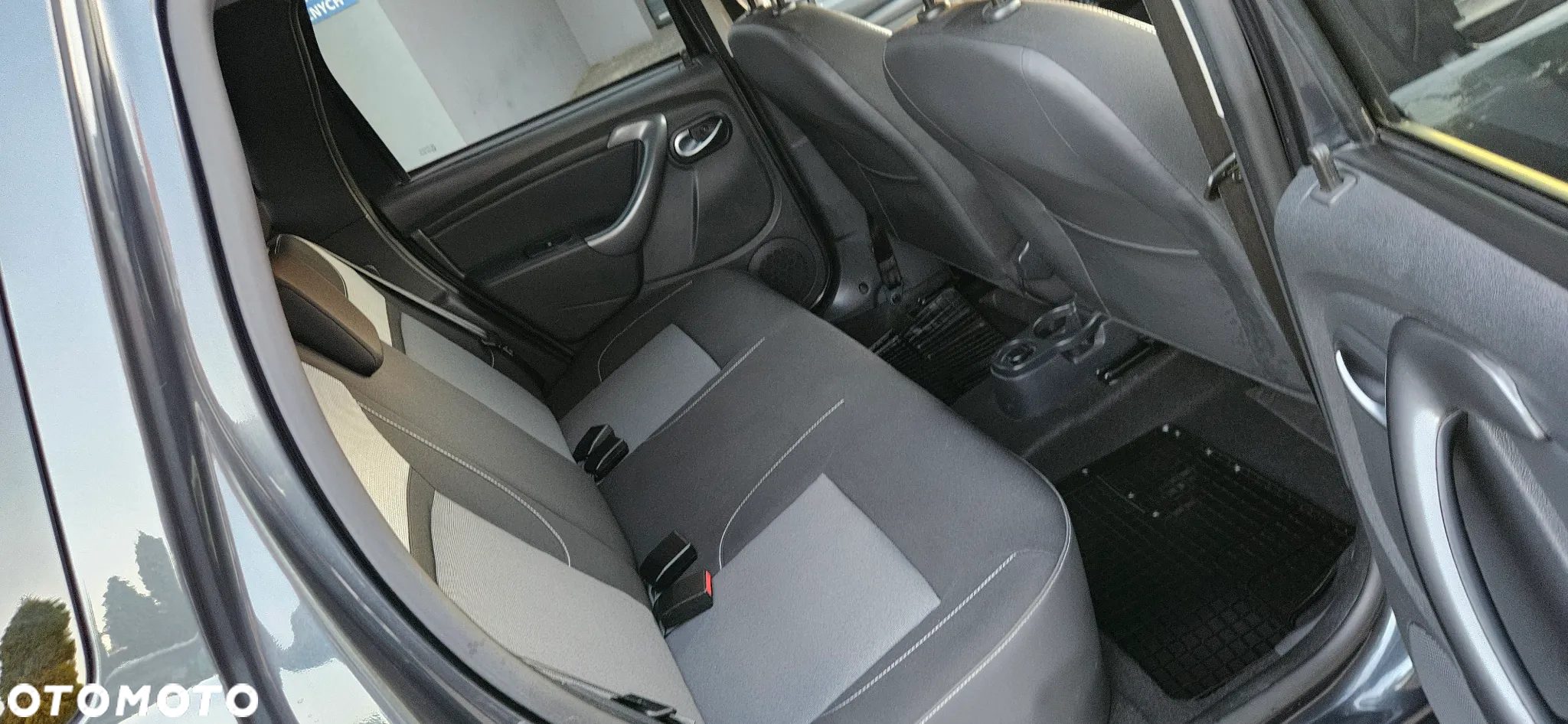 Dacia Duster SCe 115 4x2 Laureate - 25