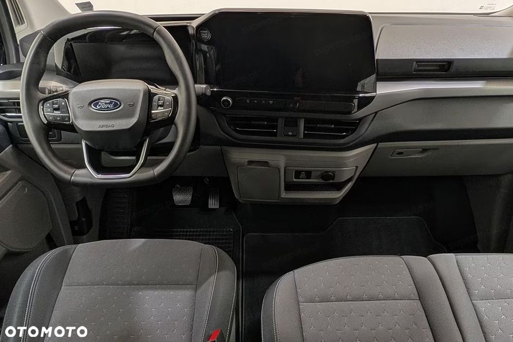 Ford Tourneo Custom - 7