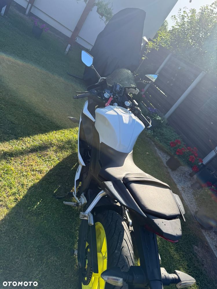 Yamaha YZF - 8
