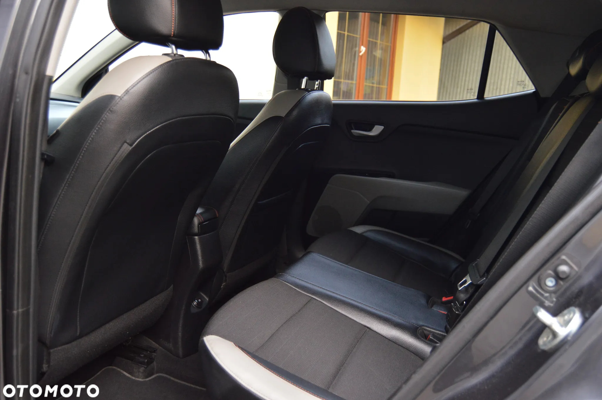 Kia Stonic 1.0 T-GDI 100 OPF Spirit - 26