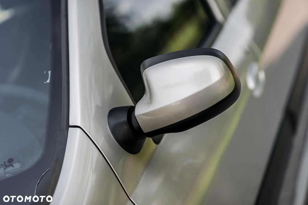 Dacia Logan 1.6 16V Laureate BL - 11