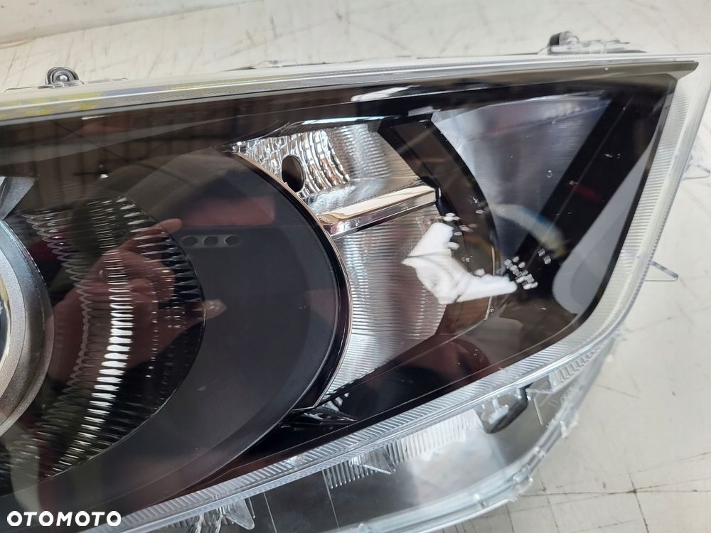 lampa przód przednia prawa toyota yaris iv 2020- - 8