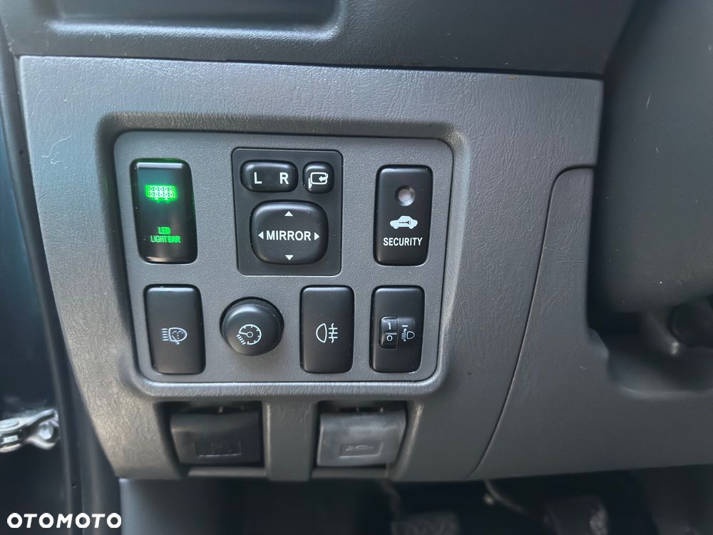 Toyota Hilux 3.0 D-4D SR5 - 15