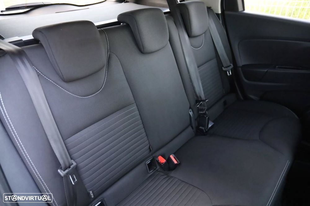 Renault Clio Sport Tourer - 12