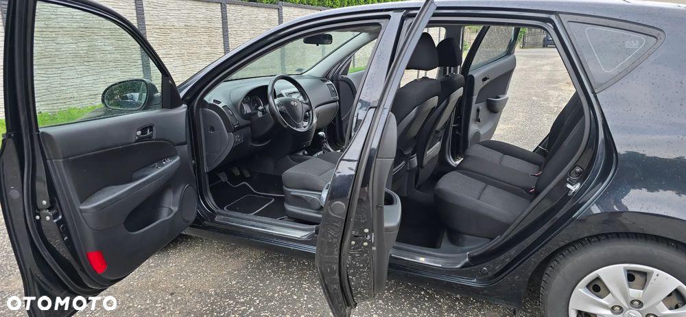 Hyundai i30 1.4 Classic + - 11