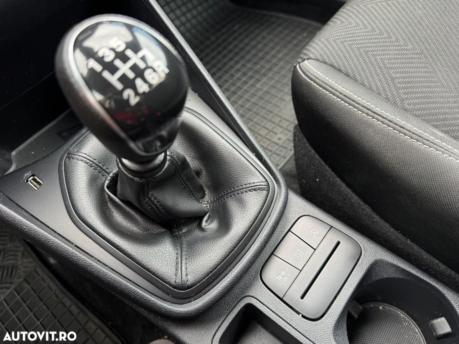 Ford Fiesta - 12