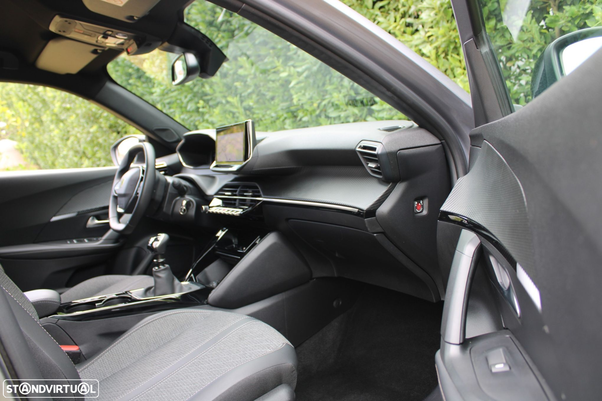 Peugeot 2008 1.2 PureTech Allure Pack - 26