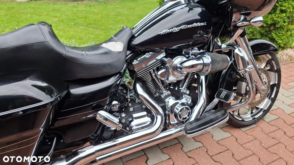 Harley-Davidson Touring Road Glide - 12