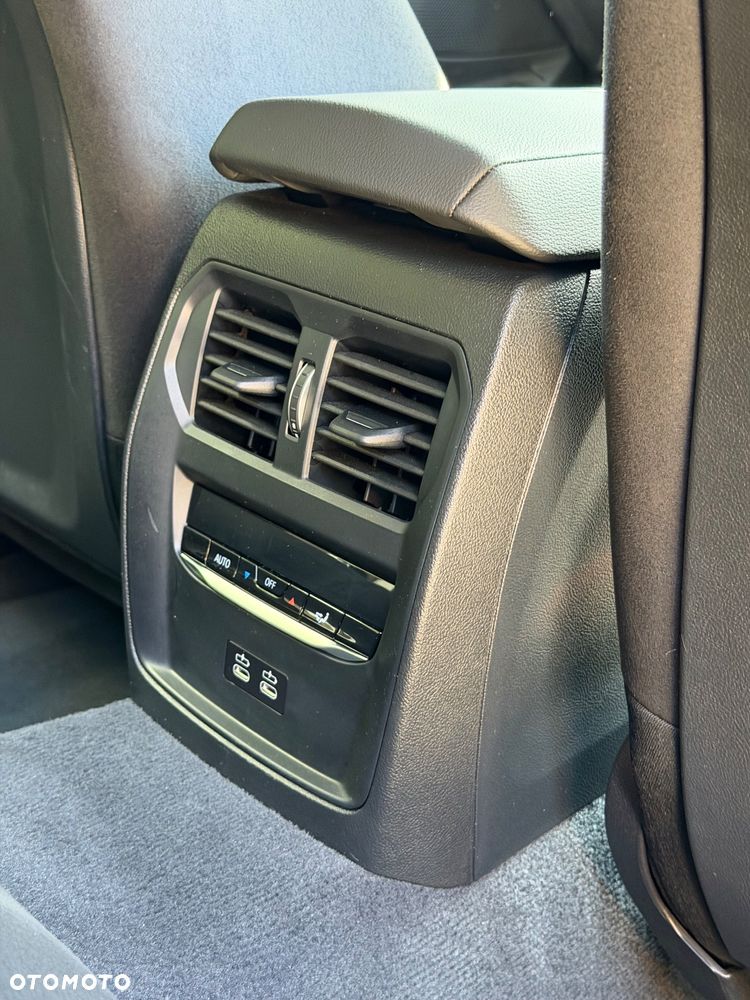 BMW Seria 3 320i M Sport - 21