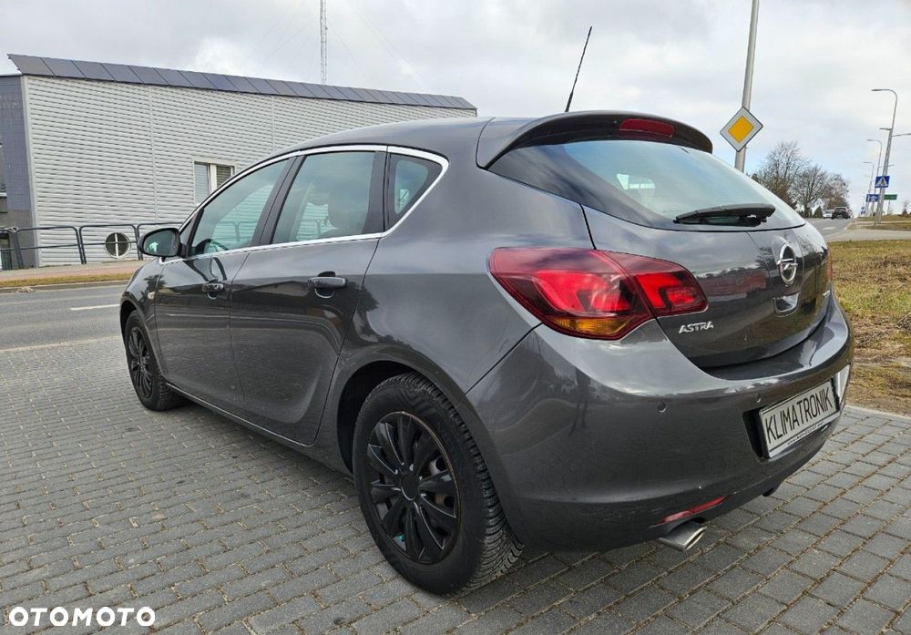Opel Astra - 16