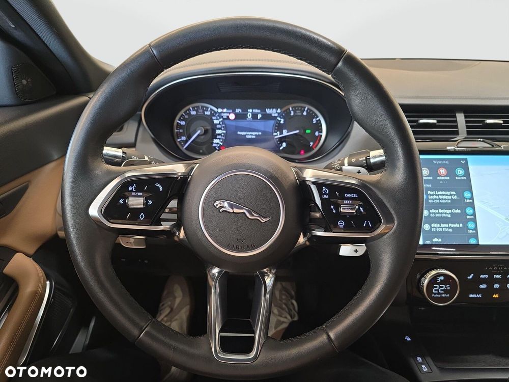 Jaguar E-Pace - 12