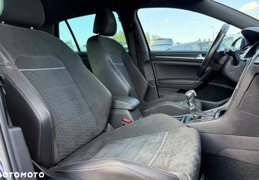 Volkswagen Golf - 20