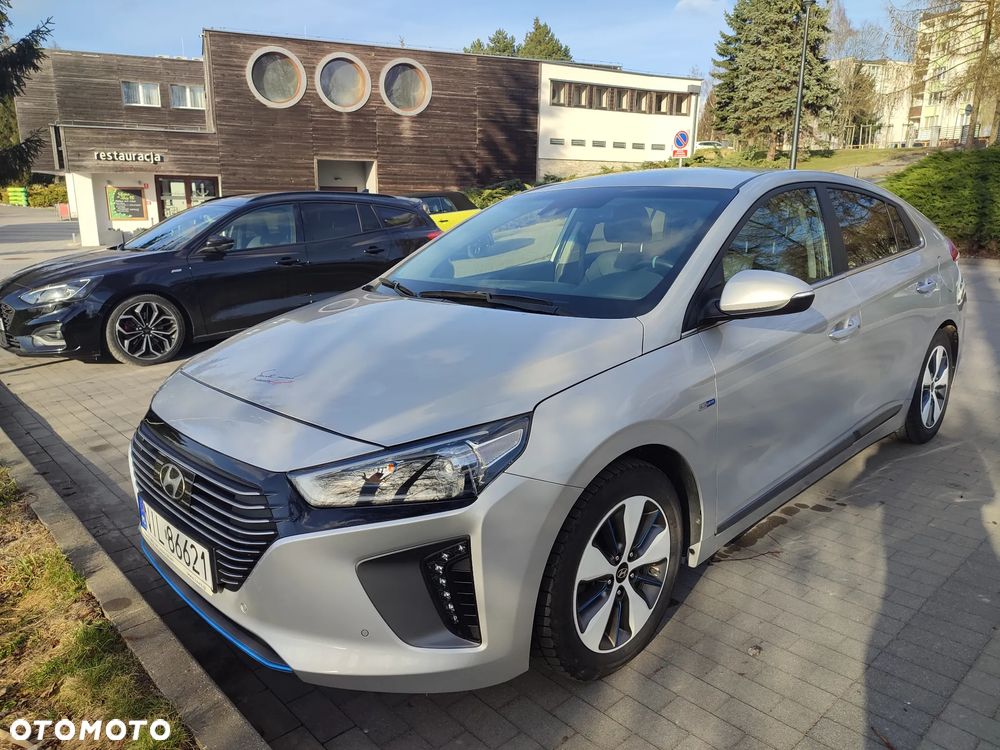 Hyundai IONIQ Hybrid Platinum - 2