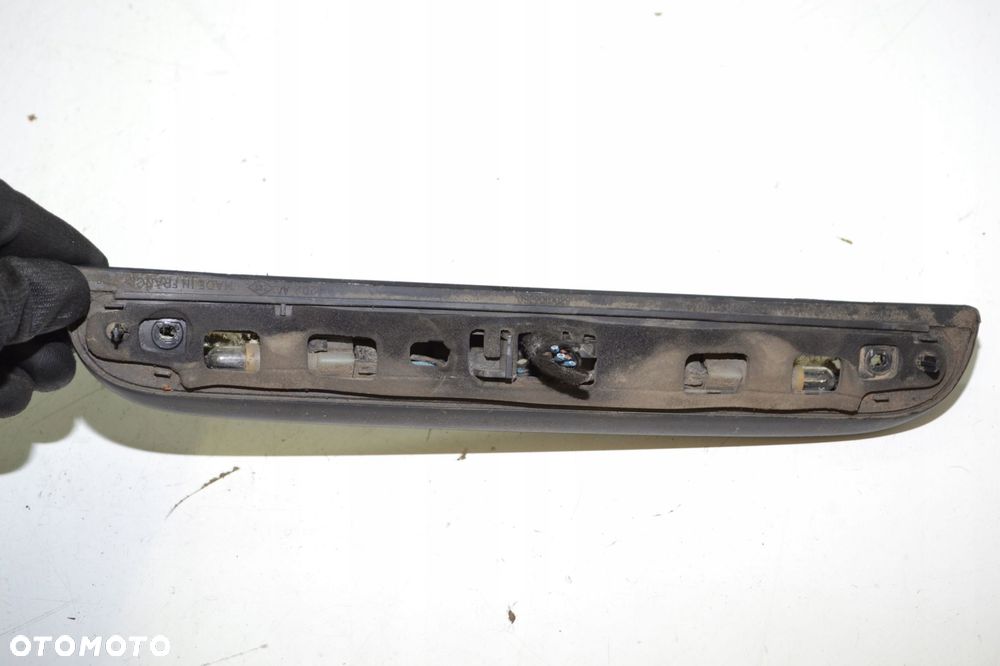 RENAULT KANGOO I OŚWIETLENIE TABLICY REJESTRACYJNEJ 7700308722 - 3