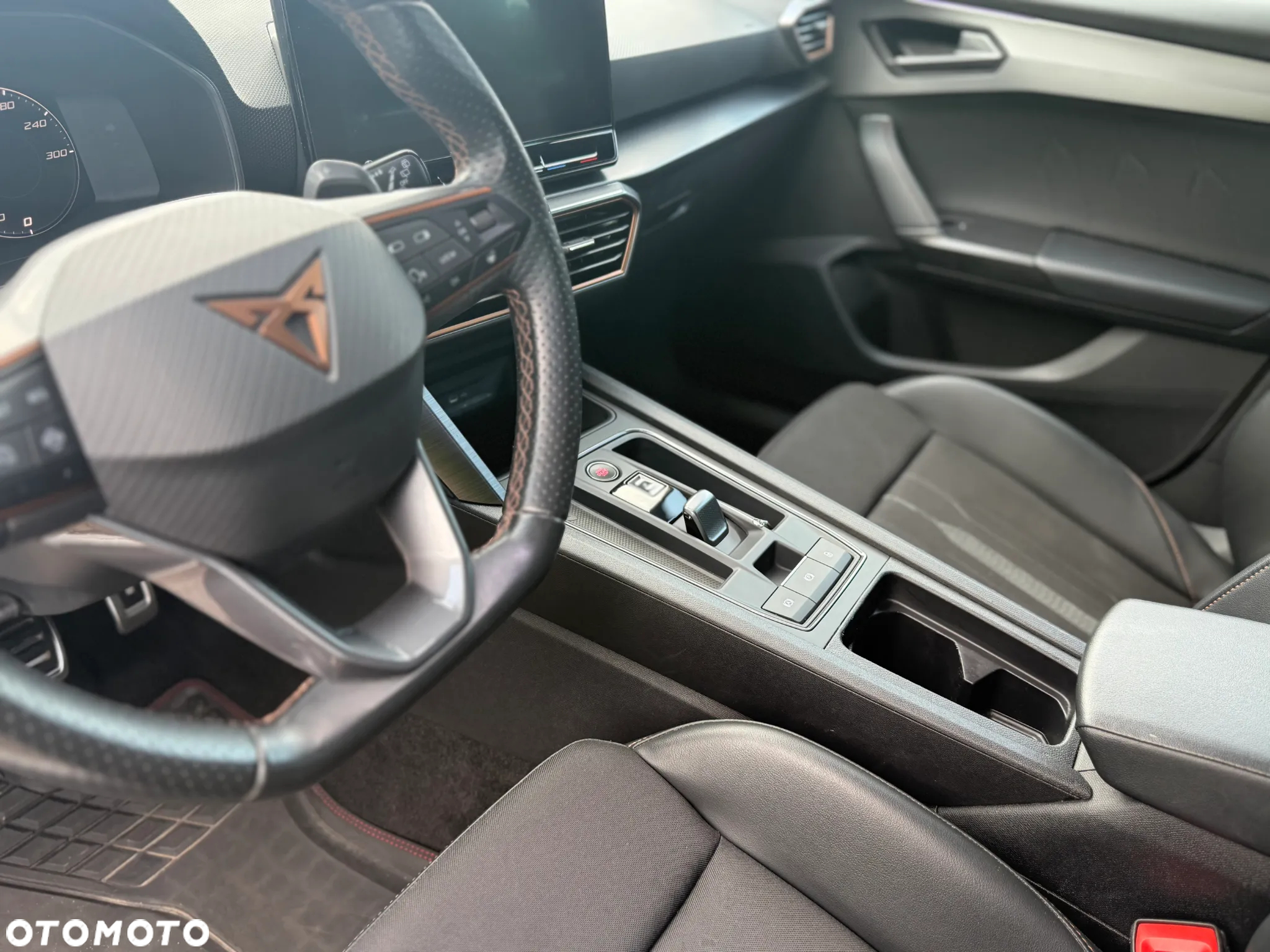Cupra Leon 1.5 e-Hybrid PHEV DSG - 11