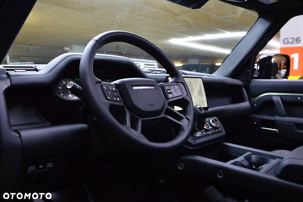 Land Rover Defender 110 D300 X-Dynamic HSE - 10