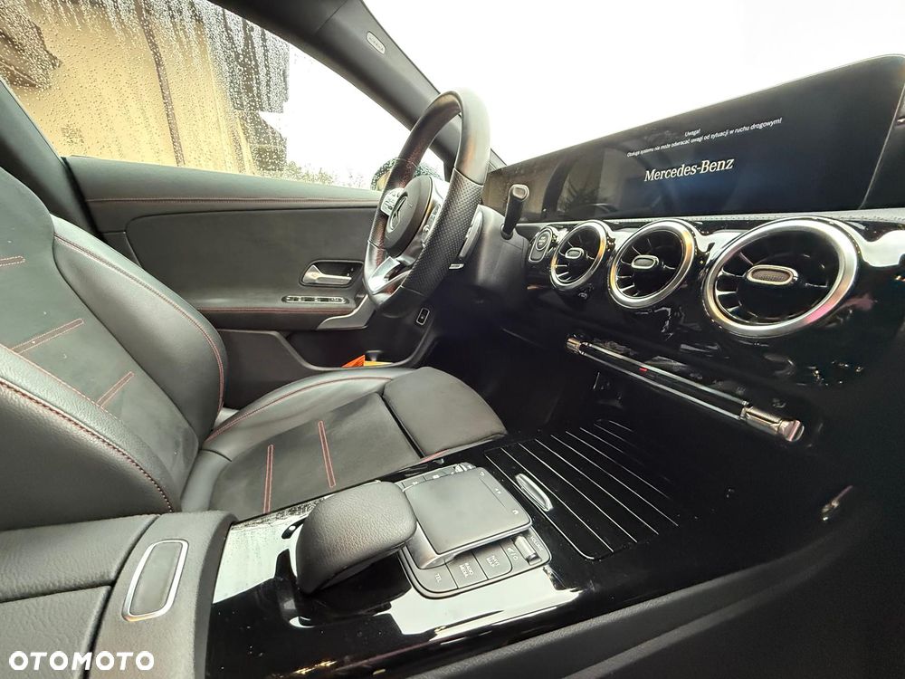 Mercedes-Benz CLA 250 e 8G-DCT AMG Line - 4